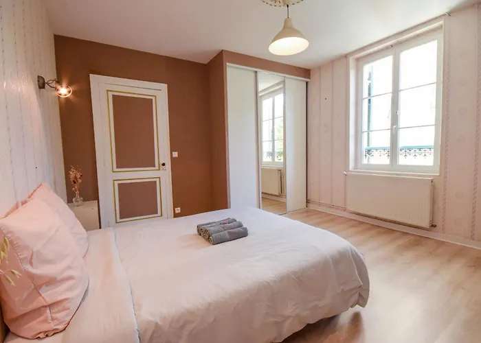 La Parenthèse, Regroupement En Famille Ou Entre Amis, Billard, Brasero, Wifi *